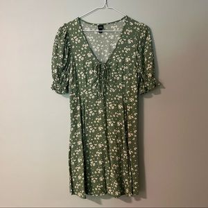 Wild Fable Sage Green Daisy Floral Puff Sleeve Dress